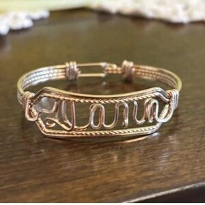 Personalized Gold Wire Bracelet “Dana”